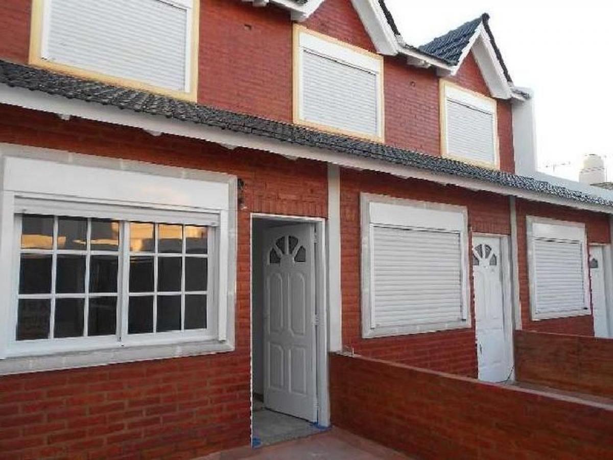 2 bedrooms House in Bermudez, Argentina No. 12370