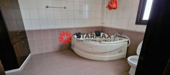 Propiedad comercial de 5 dormitorios en Aradippou, Cyprus No. 80795 12