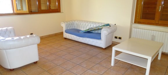 3 Schlafzimmer Villa in Monterubbiano, Italy, Nr. 73476 7