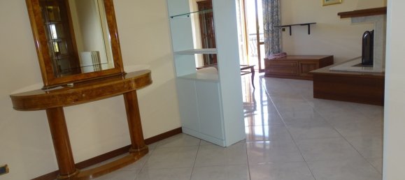 3 Schlafzimmer Villa in Monterubbiano, Italy, Nr. 73476 24