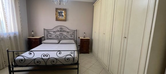 5 bedrooms House in Castelnovo di Sotto, Italy No. 325568 19