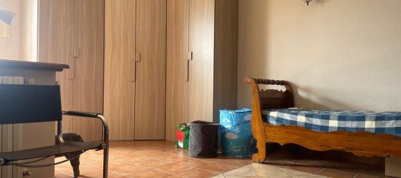 5 bedrooms House in Castelnovo di Sotto, Italy No. 325568 30