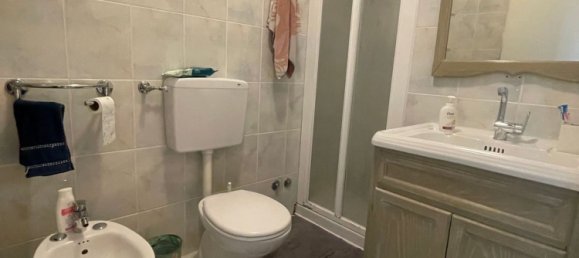 5 bedrooms House in Castelnovo di Sotto, Italy No. 325568 20