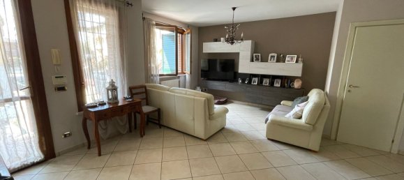 5 bedrooms House in Castelnovo di Sotto, Italy No. 325568 50