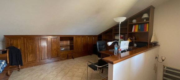 5 bedrooms House in Castelnovo di Sotto, Italy No. 325568 33