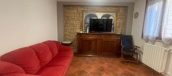 5 bedrooms House in Castelnovo di Sotto, Italy No. 325568 40