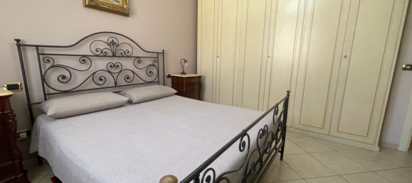 5 bedrooms House in Castelnovo di Sotto, Italy No. 325568 18