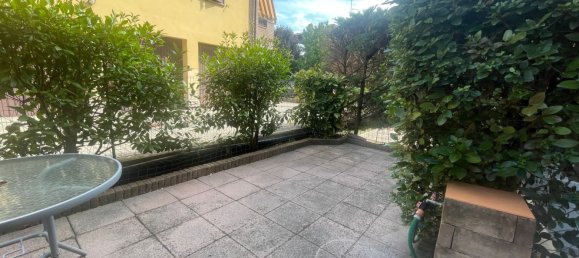 5 bedrooms House in Castelnovo di Sotto, Italy No. 325568 44