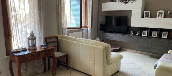 5 bedrooms House in Castelnovo di Sotto, Italy No. 325568 49