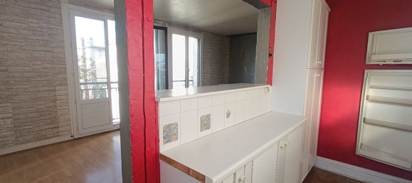 1 bedroom Apartment in Creteil, France No. 115428 10