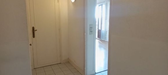 1 bedroom Apartment in Creteil, France No. 115428 2