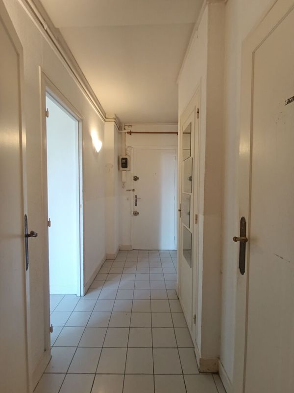 1 bedroom Apartment in Creteil, France No. 115428