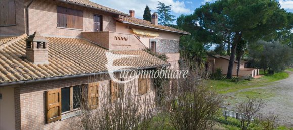 7 rooms House in Castiglione del Lago, Italy No. 110539 9