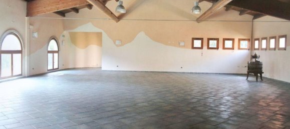 Коммерческая недвижимость 1280м² в Кампилья Мариттима, Италия № 376289 4