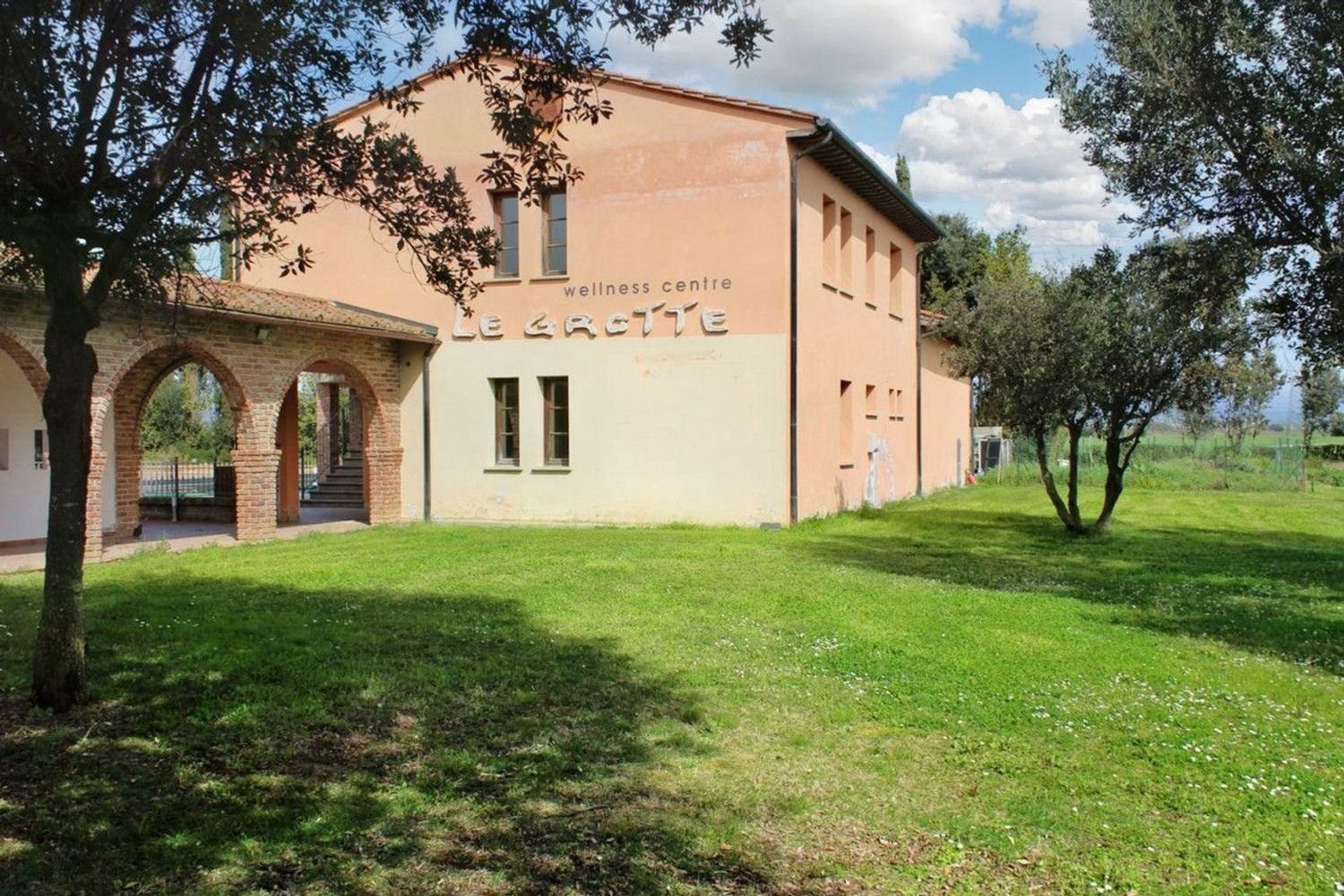 Коммерческая недвижимость 1280м² в Кампилья Мариттима, Италия № 376289