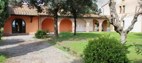 Коммерческая недвижимость 1280м² в Кампилья Мариттима, Италия № 376289 3