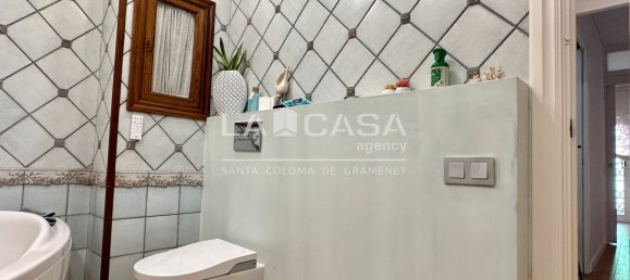 4 bedrooms Apartment in Santa Coloma de Gramenet, Spain No. 160472 5