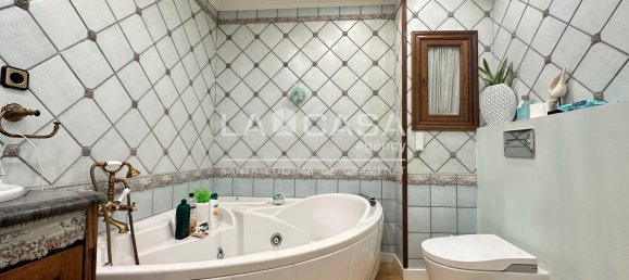 4 bedrooms Apartment in Santa Coloma de Gramenet, Spain No. 160472 35