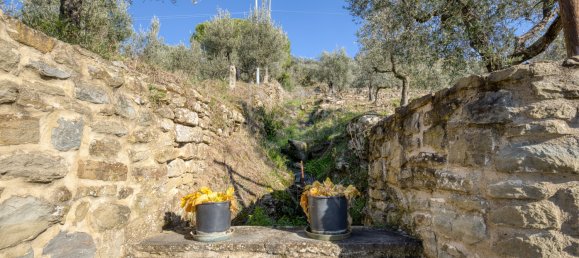 4 bedrooms House in Cortona, Italy No. 173794 2