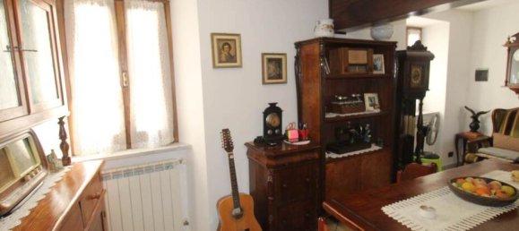 3 bedrooms House in Licciana Nardi, Italy No. 91284 11