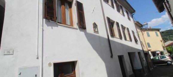 3 bedrooms House in Licciana Nardi, Italy No. 91284 4