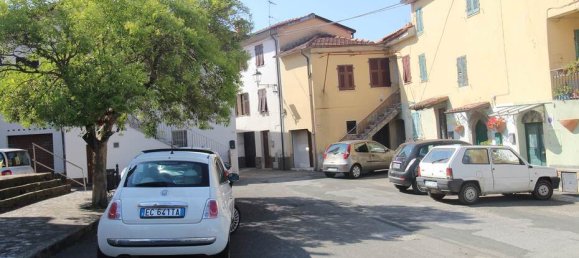 3 bedrooms House in Licciana Nardi, Italy No. 91284 2