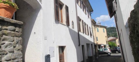 3 bedrooms House in Licciana Nardi, Italy No. 91284 3