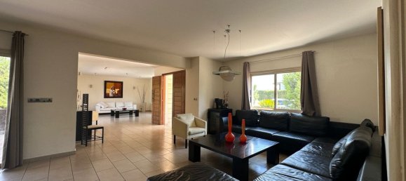 4 bedrooms House in Geroskípou, Cyprus No. 9812 17