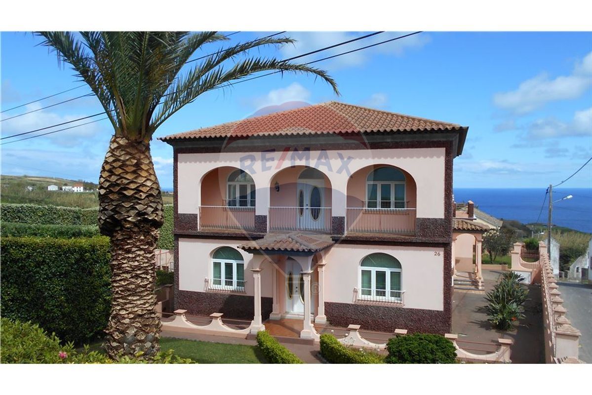 4 bedrooms House in Ponta Delgada, Portugal No. 44235