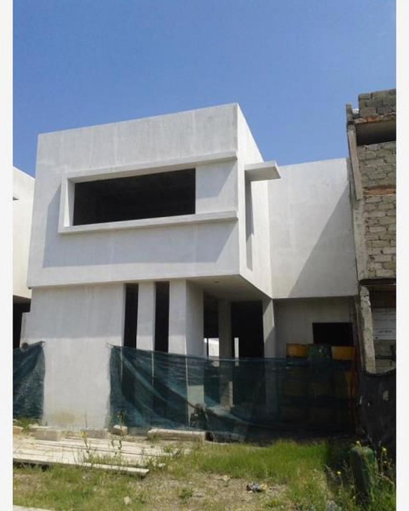 3 bedrooms House in Tlajomulco de Zuniga, Mexico No. 152098