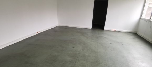 Gewerbliche Immobilie in Bethune, France 370m², Nr. 42982 4