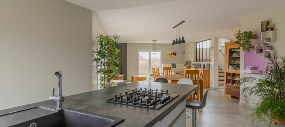 Дом с 6 комнатами в Гравлот, Франция № 209911 3