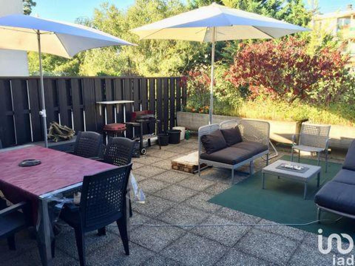 Condominio de 3 dormitorios en Valenton, France No. 28944