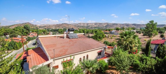 5 bedrooms Villa in Psevdas, Cyprus No. 1312 3