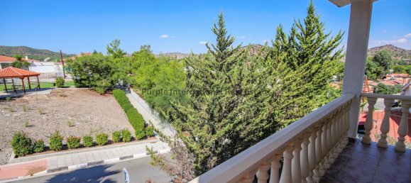 5 bedrooms Villa in Psevdas, Cyprus No. 1312 4