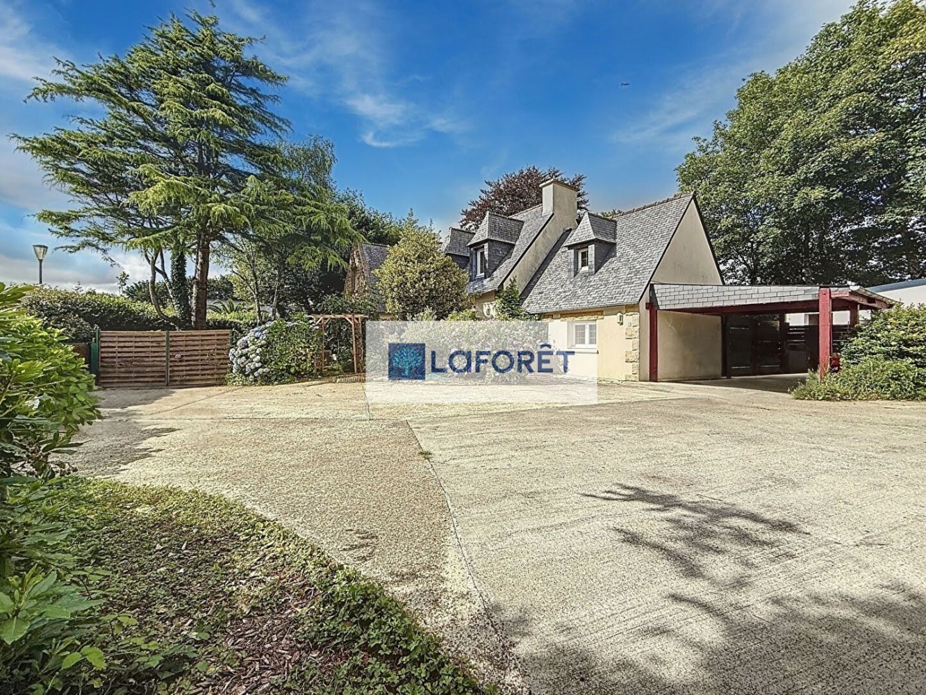 6 bedrooms House in Kersaint-Plabennec, France No. 308702