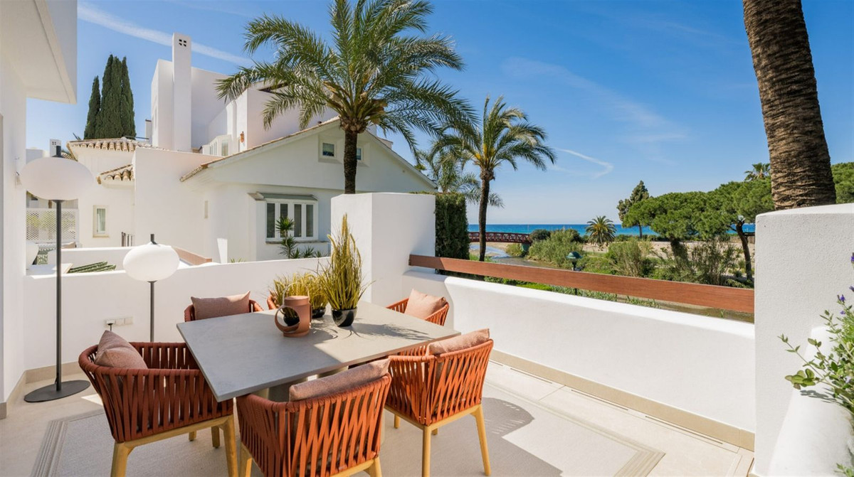 3 bedrooms Apartment in Marbella, Spain No. 268594