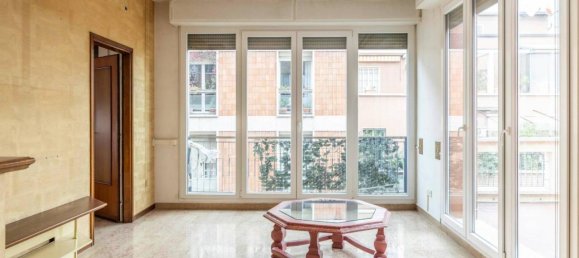 7 rooms Penthouse in Bologna, Italy No. 38075 10