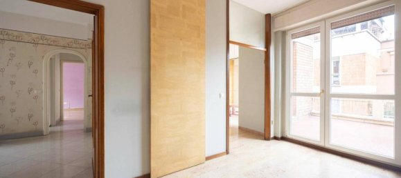 7 rooms Penthouse in Bologna, Italy No. 38075 36