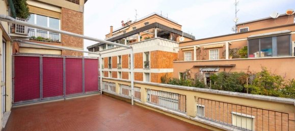 7 rooms Penthouse in Bologna, Italy No. 38075 2