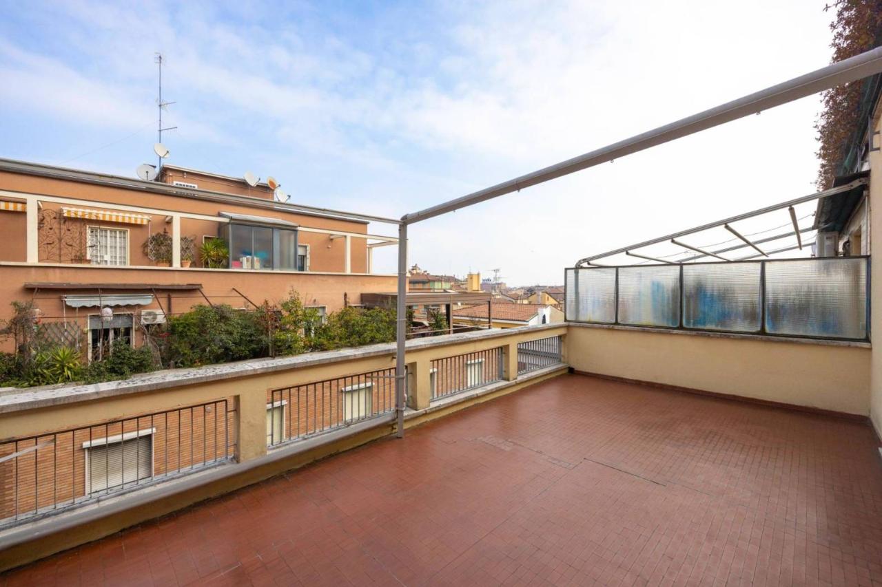 7 rooms Penthouse in Bologna, Italy No. 38075