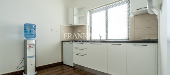 Bureau à Pieta, Malta 175m² No. 12437 19