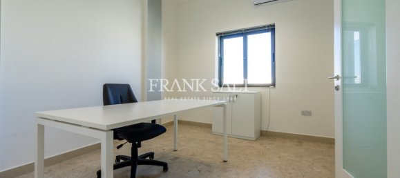 Bureau à Pieta, Malta 175m² No. 12437 11