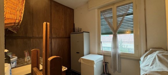 5 rooms Apartment in Florence, Italy No. 133874 9