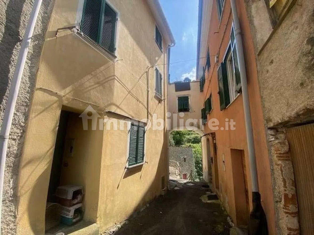 3 bedrooms House in Albisola Superiore, Italy No. 286415
