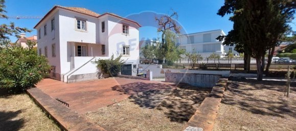 17 bedrooms House in Lisbon, Portugal No. 170038 4