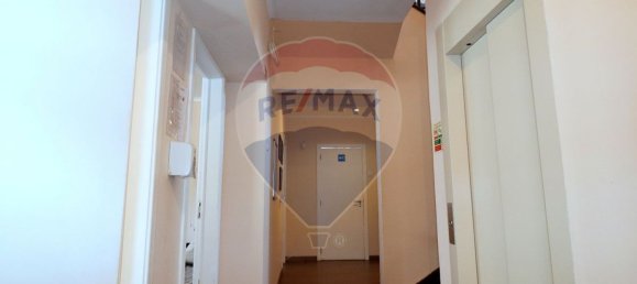 17 bedrooms House in Lisbon, Portugal No. 170038 15