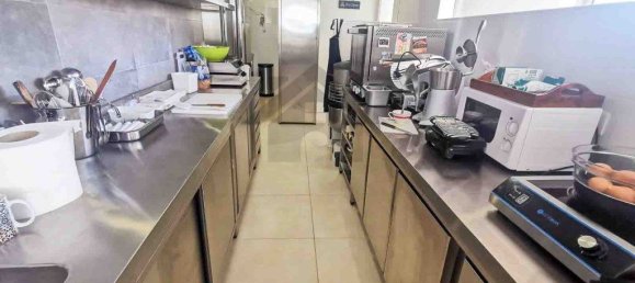 Gewerbliche Immobilie in Portimao, Portugal 72m², Nr. 64329 2