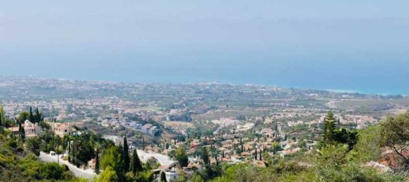 4 bedrooms House in Tala, Cyprus No. 10666 2