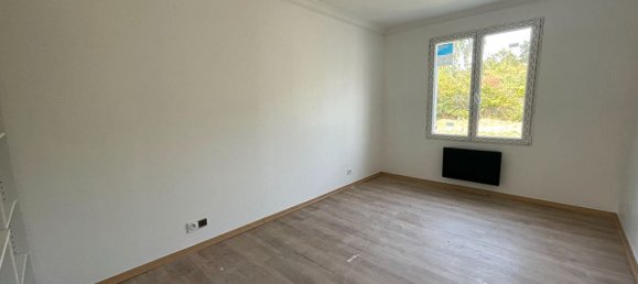 3 bedrooms House in Checy, France No. 158433 11